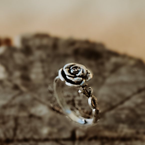3/$25  🏷️ Vintage Rose Flower Sterling Silver Dainty Ring Elegant Floral Ring - Picture 8 of 11